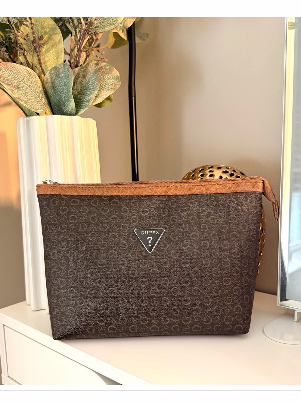 GUESS Brown Toiletry/Makeup Bag
